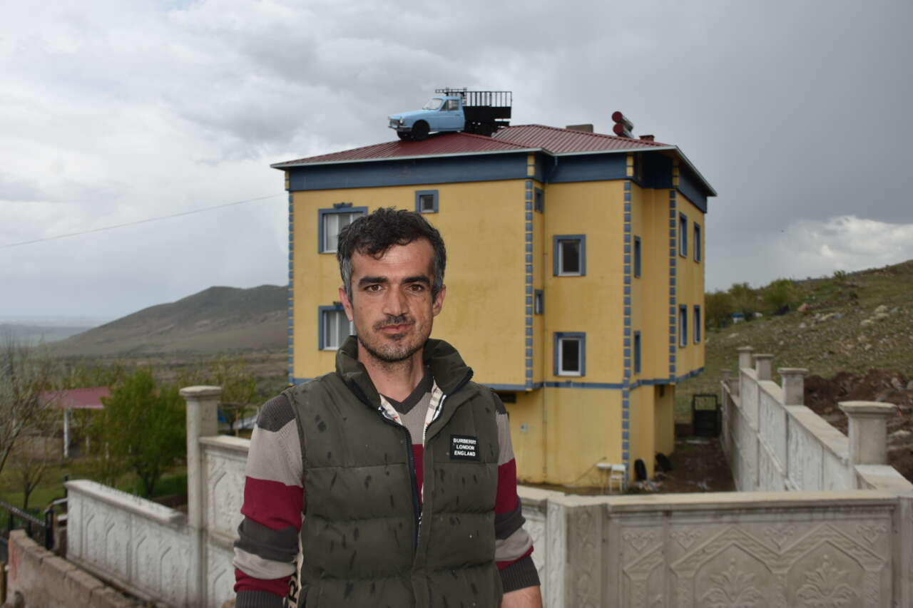 Kendisi öldü, ilginç fikri çatıda kaldı 5